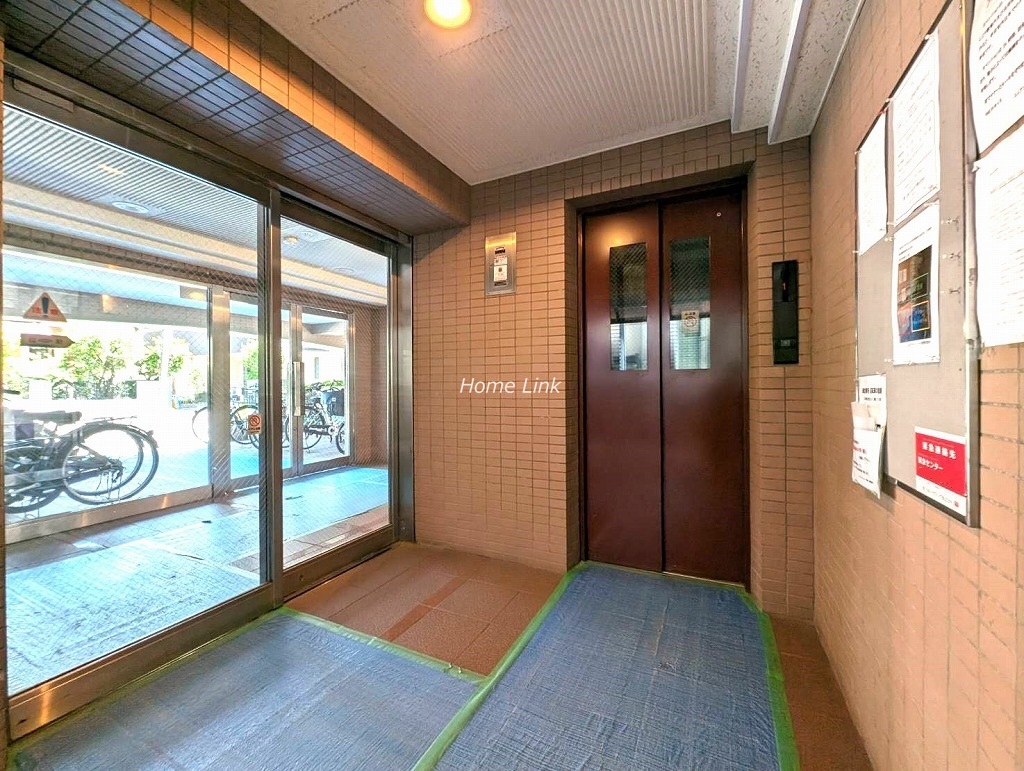 M＆Cコート板橋　エレベーターホール